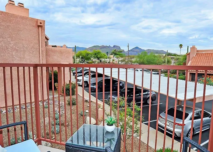 Sabino Canyon Foothills Retreat *